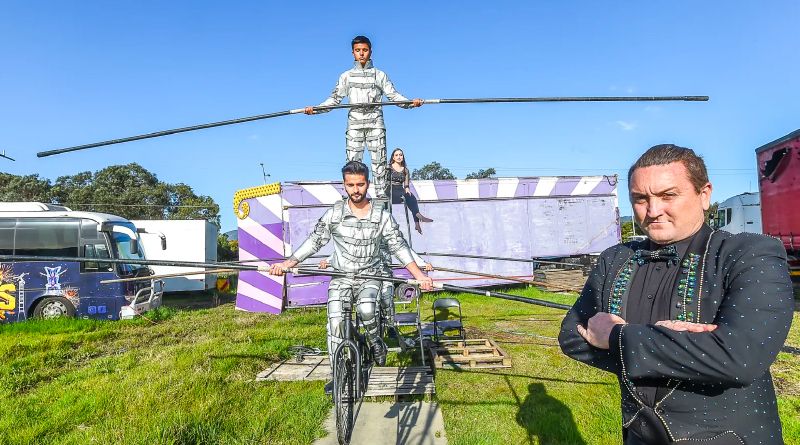 Circus Royale stranded in a paddock in Melbourne’s outer east, six months after their last performance! #CircusTalk <a href="/CircusRoyale/">Circus Royale</a> buff.ly/2EcnAro