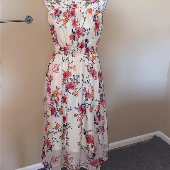 TweeterPSexton's tweet image. So good I had to share! Check out all the items I'm loving on @Poshmarkapp #poshmark #fashion #style #shopmycloset #newlook #verawang: posh.mk/snHCdvLdT9