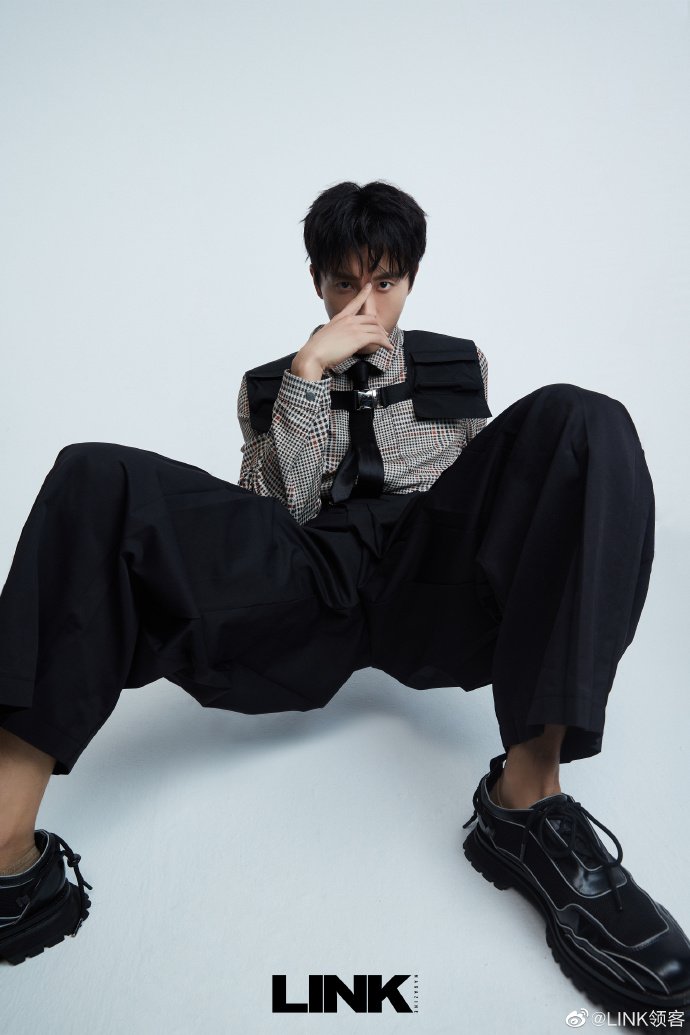 dramaskfan's tweet photo. #NiuJunfeng para Link Magazine - Outono 2020.
#BattleOfChangsha #LoveO2O #TheBrightestStarInTheSky #YourHighnessTheClassMonitor #cdrama #dorama https://t.co/LvIX1SB3NE
