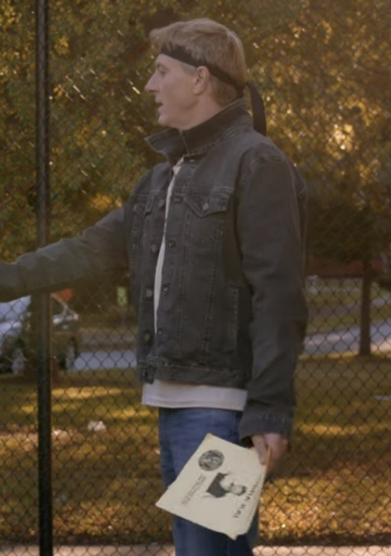 ziraa67's tweet photo. youโre automatically cooler if you put your collar up ๐ #CobraKai #johnnylawrence #collarsup https://t.co/0JBLcgheER