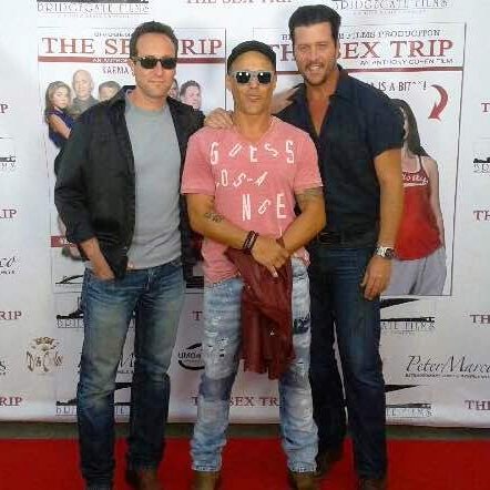 louismandylor's tweet photo. With Odyssey Motion Pictures at the premiere of #TheSexTrip Movie. https://t.co/XyPl7gcAKh https://t.co/XVonzpgXHb