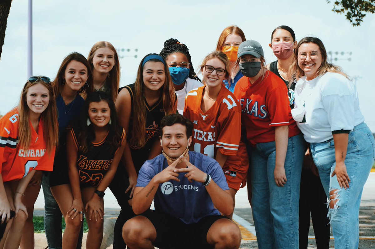 HSUDelta's tweet photo. meet the beau... 🏈‼️ https://t.co/JMpSoKYKgM