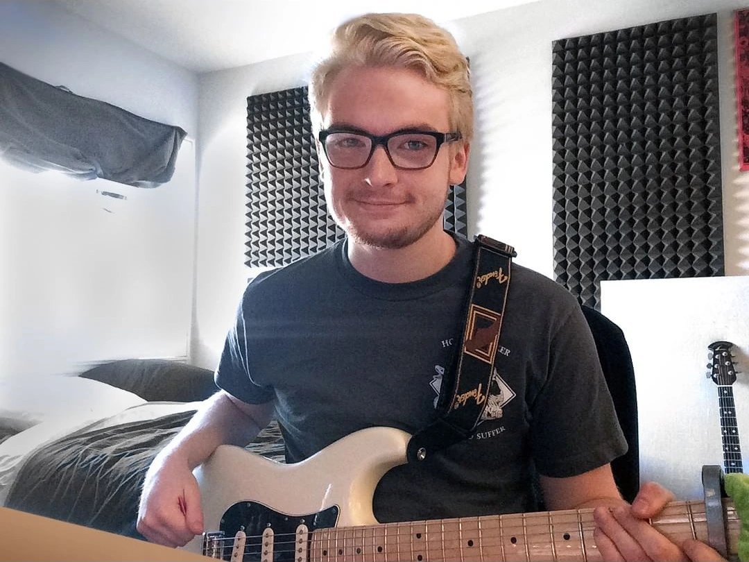 TheJadCruz's tweet photo. 5 years ago today, the world lost a beautiful young soul: a musician who played his truth and a comedian who made us cry with laughter. So many things have changed since you left but I have never forgotten you. The man who first inspired me to create videos. β€οΈ #RIPDanielKyre https://t.co/oin1eVKZ2z