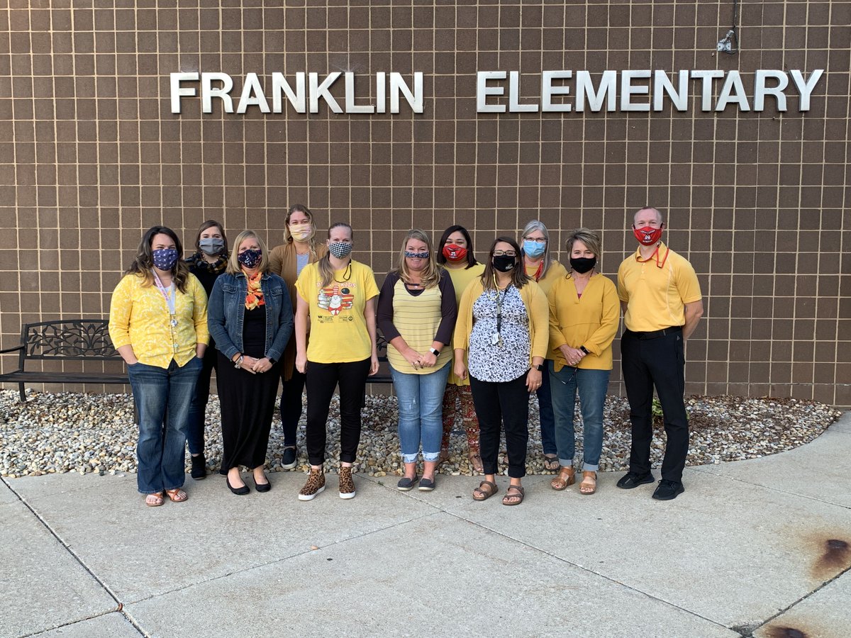 LHS_Berries's tweet photo. September is Childhood Cancer Awareness Month. Week 3 of our staff participating in the “Go Gold” campaign to raise awareness and show our support. #RayStrong💛💚🐾 https://t.co/EkjjjVMBUu