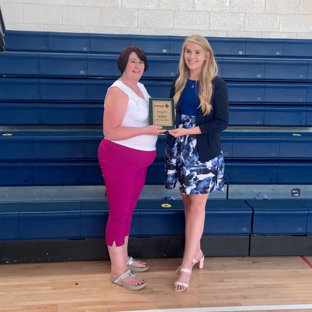 Congrats to SERA member Rachel Dudley, who won this years Most Improved Young Referee of the year award from Basketball Ireland. Former Basketball Ireland President Theresa Walsh presented Rachel with her award. Well done to Rachel, well deserved.