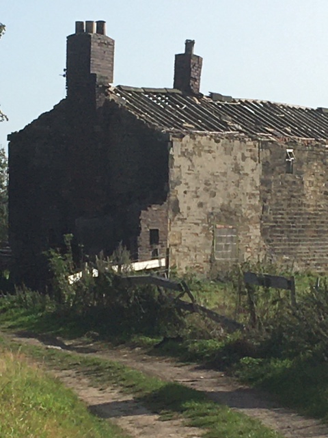 TheSharonAgency's tweet photo. Appalled to visit Lousy Farm, Hartshead, to discover the roof has been stripped from this Grade II listed building, former home of Patrick and Maria Brontë. #HeritageCrime #DefendOurHistory #Brontës #HistoricEngland We must all call on @KirkleesCouncil to investigate immediately. https://t.co/32MbBz69r7