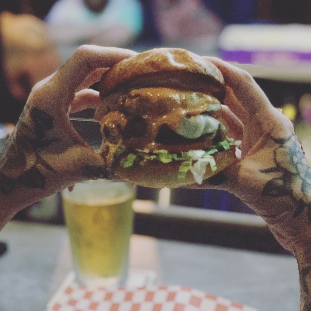 IamSuperC's tweet photo. #NationalCheeseburgerDay 🍔 There’s deals all over #Tampa today! https://t.co/n1A0tH2Ooj