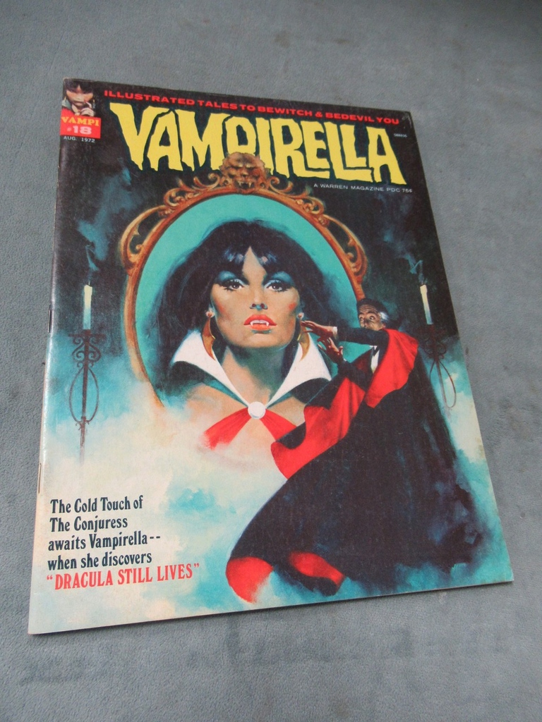 b2pcollect's tweet photo. #Vampirella 18 (seen VF) featured Vampi's second battle with Dracula, pop-culture's favorite lord of vampires and one of her most recurring nemeses! #70s #ComicMagazines #WarrenMagazines #HorrorComics #ComicAuction
Bid Here: https://t.co/nTlx44AIZG https://t.co/5Xj6nHQtf1