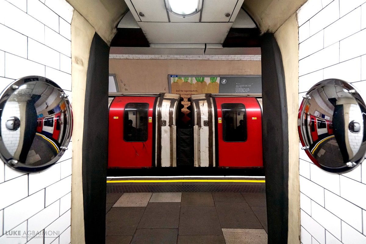 LONDON UNDERGROUND SYMMETRYPHOTO / 47LANCASTER GATEI always enjoy train alignment shots taken wall between mirrors.More photos http://shop.tubemapper.com/Lancaster-Gate-Station/Photography thread of my symmetrical encounters on the London Underground.  #london  #architecture THREAD