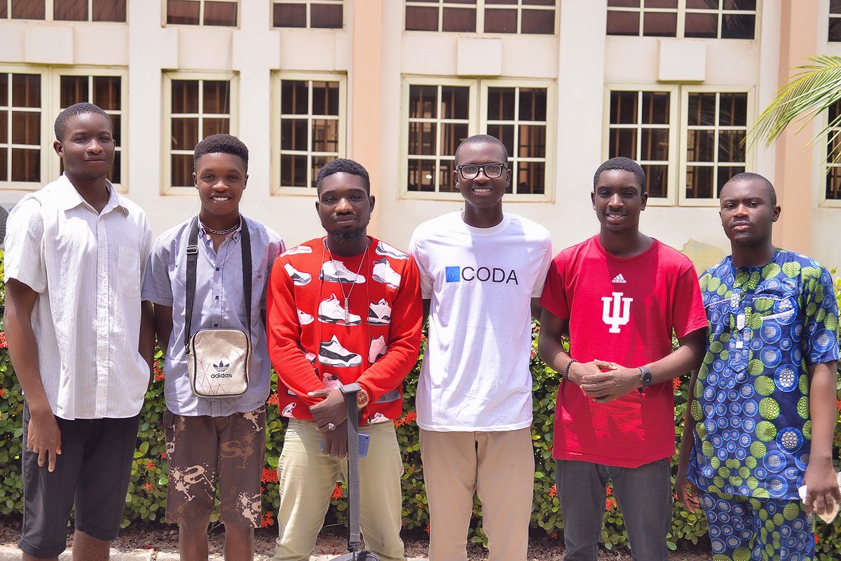 SulemanHezekiah's tweet photo. Today, I got the opportunity to introduce CODA Blockchain to some members of the Federal University, Lokoja (FUL) Blockchain Club. Thanks to @CodaProtocol for the opportunity to serve as a TCA. https://t.co/9lJabddRB5