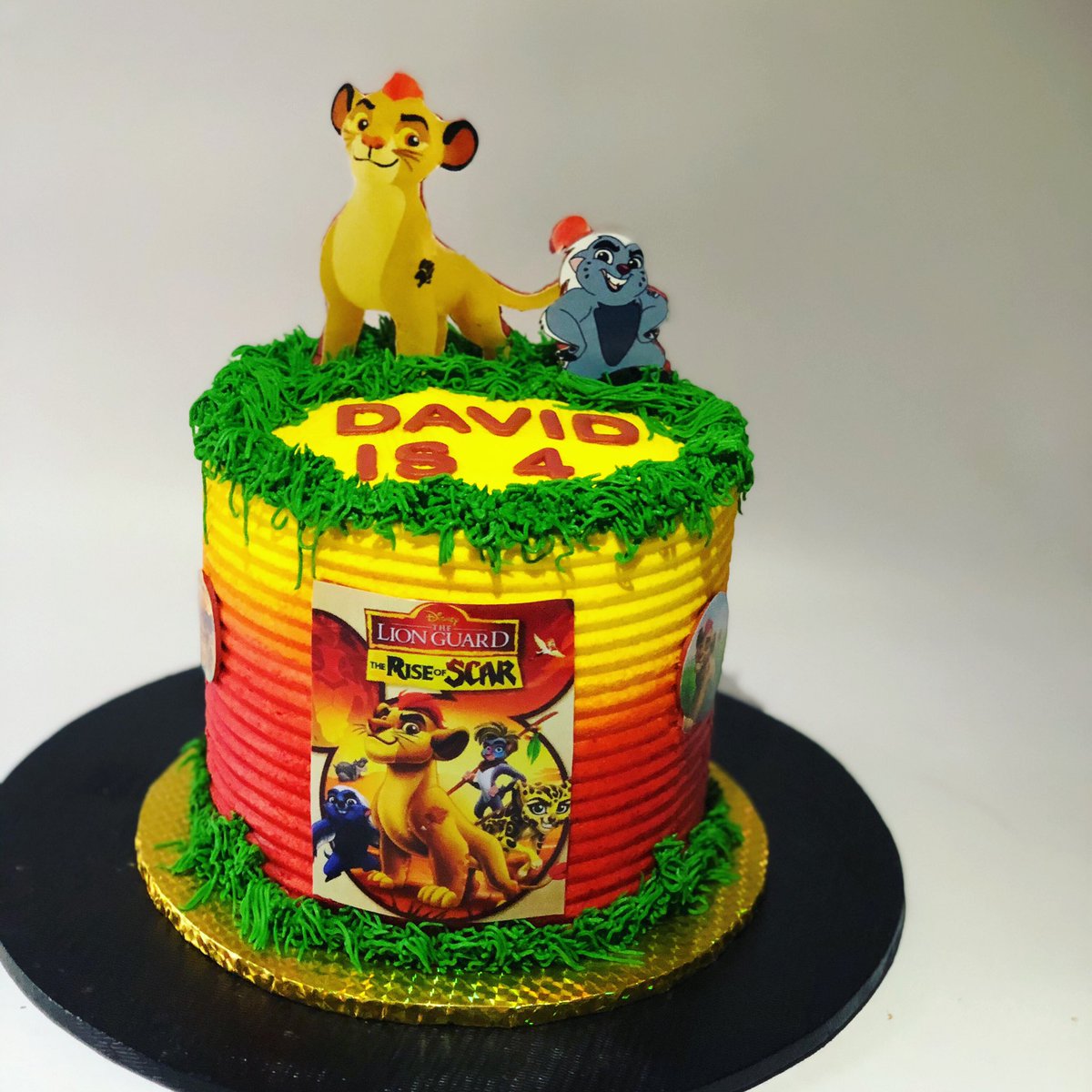 Pastry3eats's tweet photo. Lion guard🤩🤩🤩

@PickTwo_ #lionguard #lionguardcake #abujabaker #abujacakes #abujacakevendor #abujacake #cakecakecake #cakecake #redcake https://t.co/CDfzNr2jo1