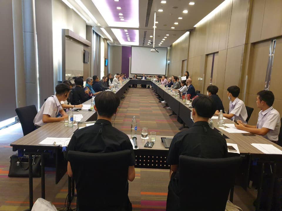 isaanrecord's tweet image. เยาวชนเสรีจังหวัดขอนแก่น และตัวแทนนักเรียนอีกหลายจังหวัดพบทูต 15 ประเทศ -ยูนิเซฟถูกคุกคามหนักหลังร้องเรียนประชาธิปไตย #คุกคามเยาชน #ประชาธิปไตย #TheIsaanRecord #19กันยาทวงอํานาจคืนราษฏร