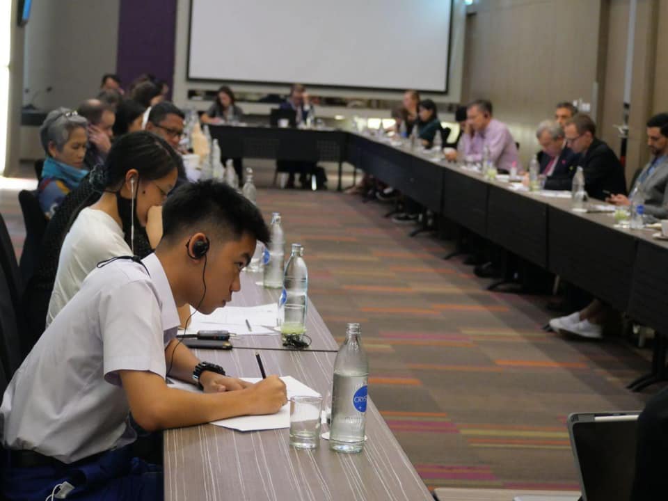 isaanrecord's tweet image. เยาวชนเสรีจังหวัดขอนแก่น และตัวแทนนักเรียนอีกหลายจังหวัดพบทูต 15 ประเทศ -ยูนิเซฟถูกคุกคามหนักหลังร้องเรียนประชาธิปไตย #คุกคามเยาชน #ประชาธิปไตย #TheIsaanRecord #19กันยาทวงอํานาจคืนราษฏร