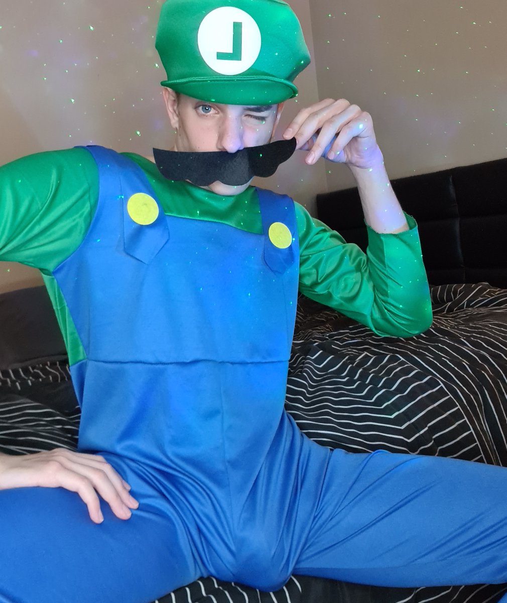 a horny boi (a_horny_gay) Twitter