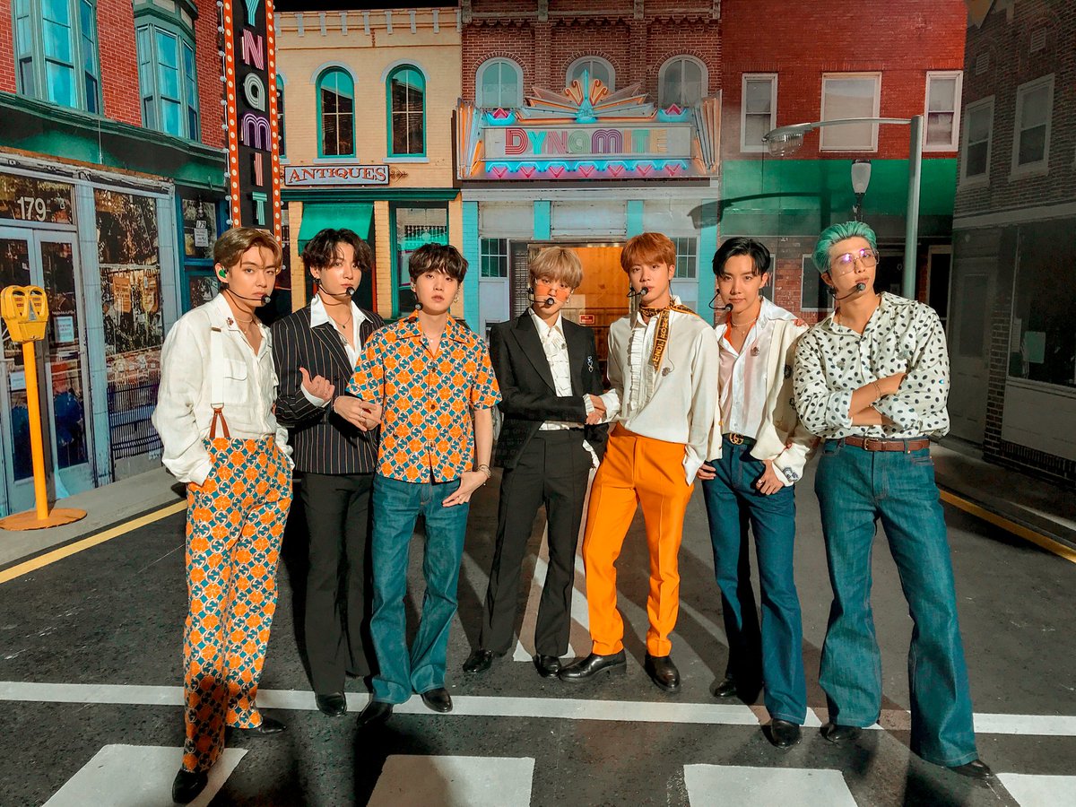 Koophuria's tweet photo. THANKYOU FOR THE INCRED7BLE PERFORMANCE @BTS_twt  💜😍 #iHeartFestival2020  #iHeartDynamite  #iHeartMakeitRight #iHeartSpringDay #iHeartBoywithLuv #iHeartBTS https://t.co/L5s47UmkUd