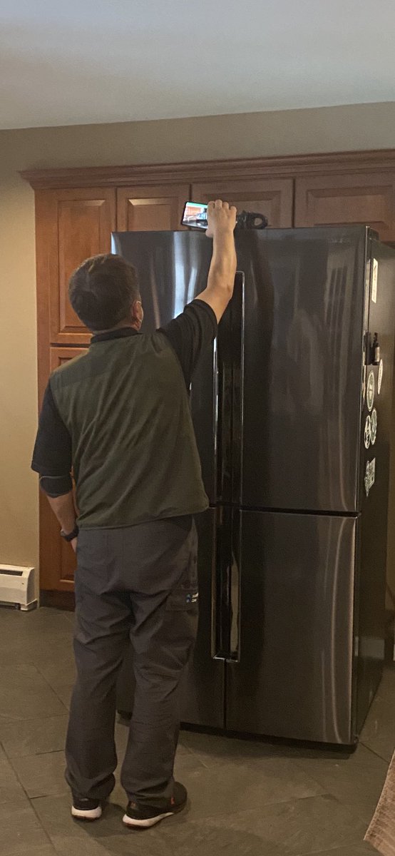 FergusonNori's tweet photo. @samsung@bestbuy @wjz @bbb_us @wbaltv11 @ConsumerReports @NBCNews @CBSHealth @FridgeRecall do they know we have Facebook page dedicated to faulty Samsung appliances? Boycott Samsung and Best Buy. 285,000 members and counting. It’s works just fine he says it’s ok to eat food @45. https://t.co/EUG0Kbra3y