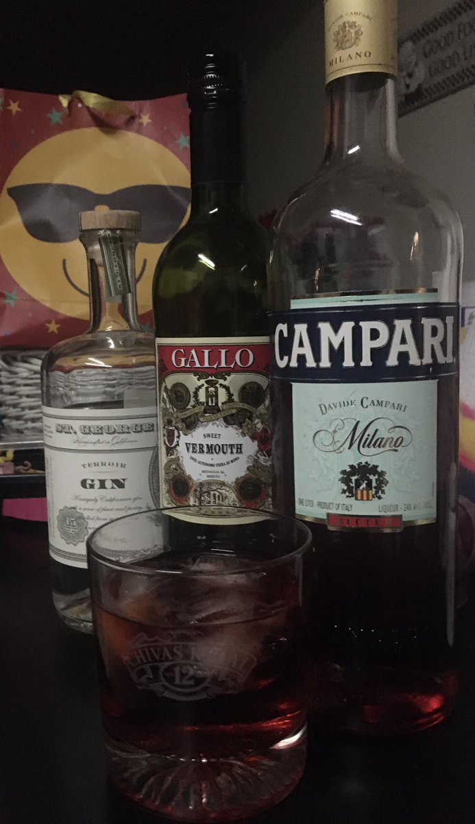 oheydj's tweet photo. Because #negroniweek. #classiccocktails #stgeorgegin #gallovermouth #campari #negroniwatch #drinkjumpnboogie #heybartender #blackbartender @drinkjumpnboogie (IG) https://t.co/0luPnPf2j1