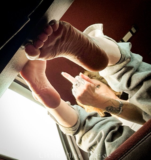 Feet up on the dash, view from the floor boards, fuck off kinda friday.   #FridayFeeling  #solelovers<a href="/tag/fridayfeeling"class="tags"><span>#fridayfeeling</span></a><a href="/tag/feet"class="tags"><span>#feet</span></a><a href="/tag/send"class="tags"><span>#send</span></a><a href="/tag/feetgoddess"class="tags"><span>#feetgoddess</span></a><a href="/tag/solelovers"class="tags"><span>#solelovers</span></a>