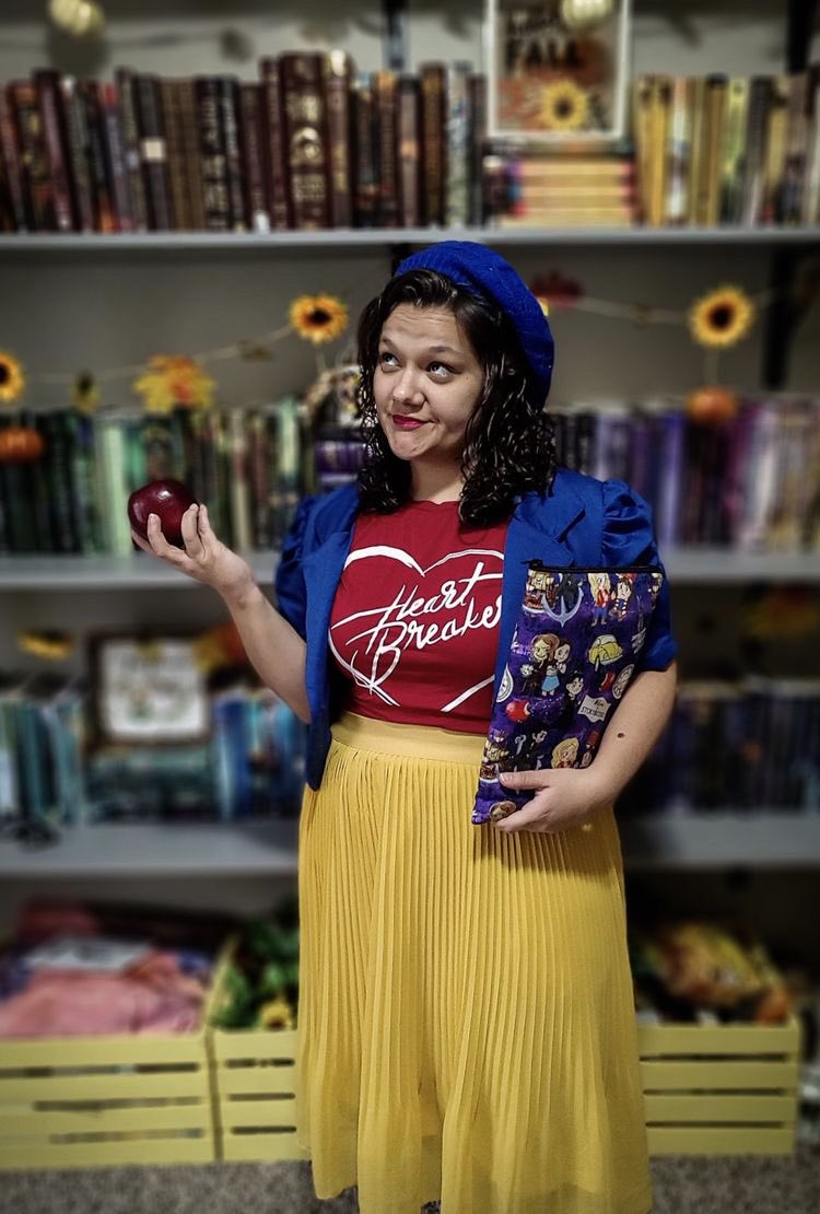 IsabelJoyWrites's tweet photo. “And what exactly do you think fairytales are? They are a reminder that our lives will get better if we just hold on to hope. Your happy ending may not be what you expect, but that is what will make it so special.”-Snow White, Once Upon A Time
#fairytale #snowwhite https://t.co/r1Nc3L4KP5