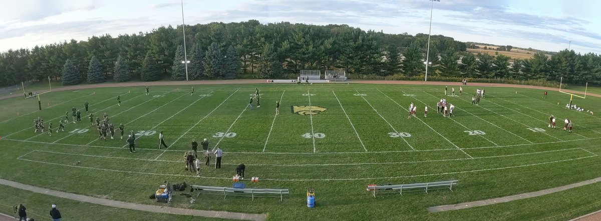 JCSDWildcats's tweet photo. FRIDAY NIGHT LIGHTS!! It's a beautiful night for football!! Wildcats vs. Clarksville kicks off at 7:00 pm! 

Catch the game on the Janesville NFHS Network site or on KWAY!

#GoCats #JCSDPride https://t.co/RdlItNbENs