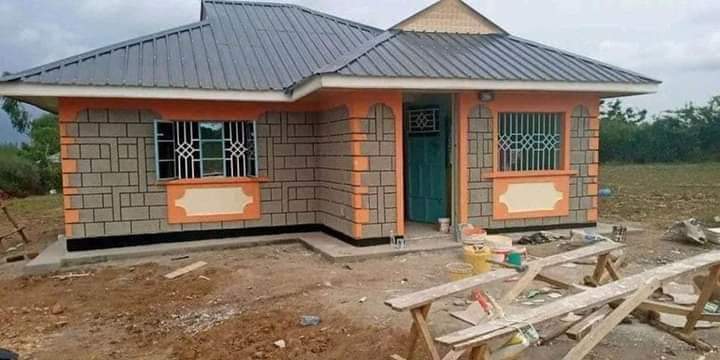 ZonePresse_'s tweet photo. 🏡Réalisation à moindre coût.
Encourageons cet excellent architecte ivoirien qui a longtemps travaillé pour le HCR.
Voici les images d'une œuvre de son esprit, une maison faite de bois et de terre.
L'architect Kouakou N'dri est joignable au 47658837 https://t.co/pOqg3iq36A