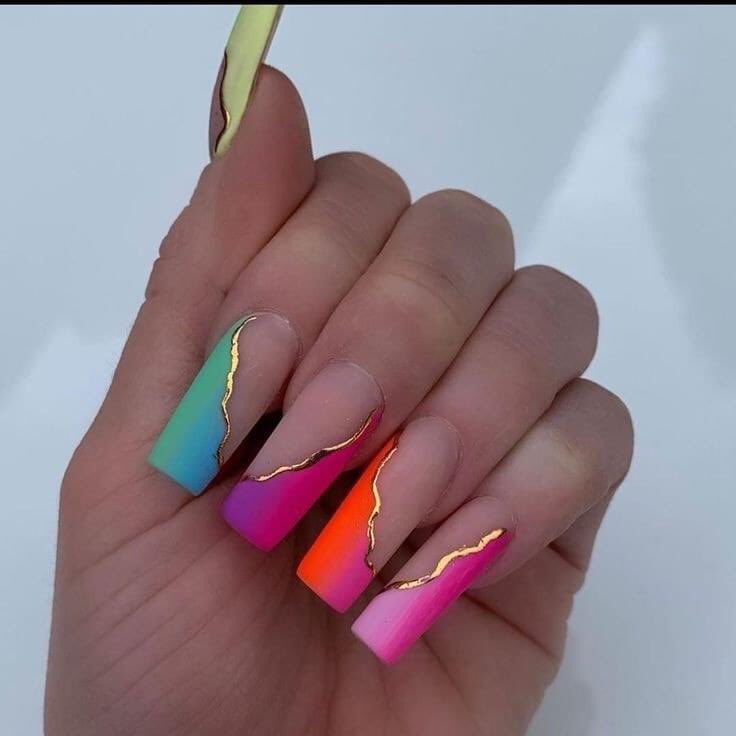 ReyesIsmeiry's tweet photo. Las uñas que quiero/ El dinero que tengo.💔 https://t.co/fTAhpjJuxz