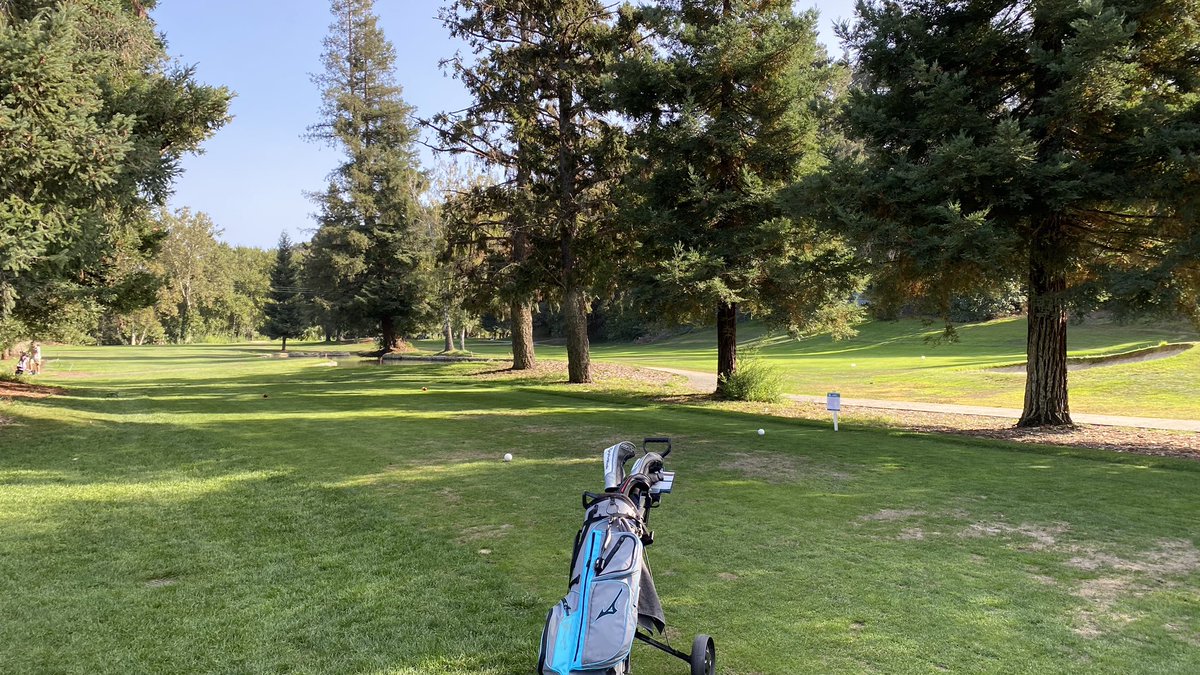 rwang0's tweet photo. MyPOV: Friday golf. #svlife #weekens https://t.co/qQQwDKpS7q