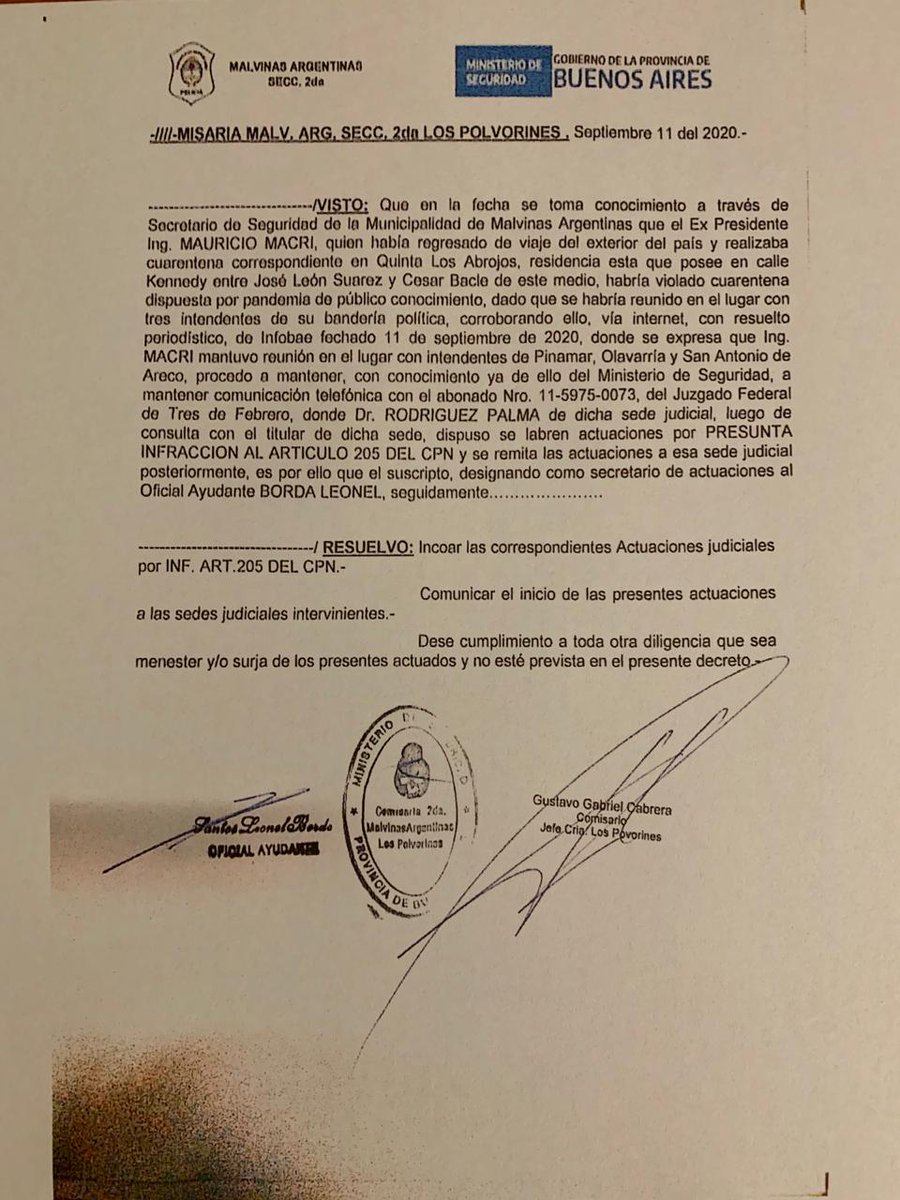 deAndreis's tweet photo. CFK y el PJ mienten. Esta es la foto de la denuncia que dio origen al allanamiento en la casa de Mauricio Macri. Como se lee, fue radicada en la comisaria de Los Polvorines por alguien de la Secretaría de Seguridad de la intendencia de Malvinas Argentinas, municipio peronista. https://t.co/netloOGnGk