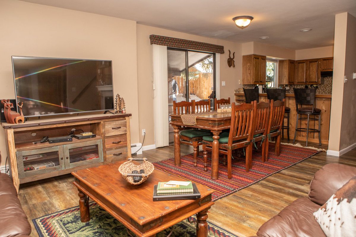 SkyRunVail's tweet photo. Enjoy this peaceful “home away from home” to return to after experiencing the many wonderful activities the valley has to offer on your next destination vacation 🏔️ - https://t.co/rGOb5hFRXh https://t.co/GnPPrHIWk5