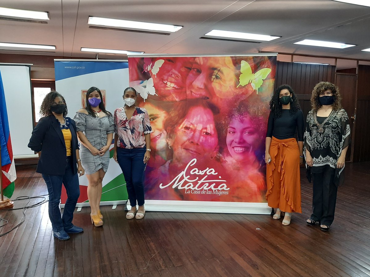 Gran y esmerado trabajo el de @casamatriacali. Siempre estaré acompañado este proceso aprendiendo y actuando por las #mujeres. Una invitación para q todos los organismos de la @AlcaldiaDeCali, el sector privado y organizaciones comunitarias se unan activamente. #GuardianasDeVida https://t.co/l173qeofa3