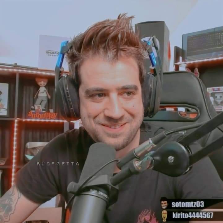 VictoriaGr19's tweet photo. #WeLoveYouAuron 
Esto es para auronplay solamente para pasar a decirle que es una persona increíble que gracias por todas las sonrisas que me ha sacado todos estos años que llevo de verte en YouTube te agradezco de verdad las veces que me has hecho feliz Y qué te quiero mucho ❤️ https://t.co/SIgYkSSK84