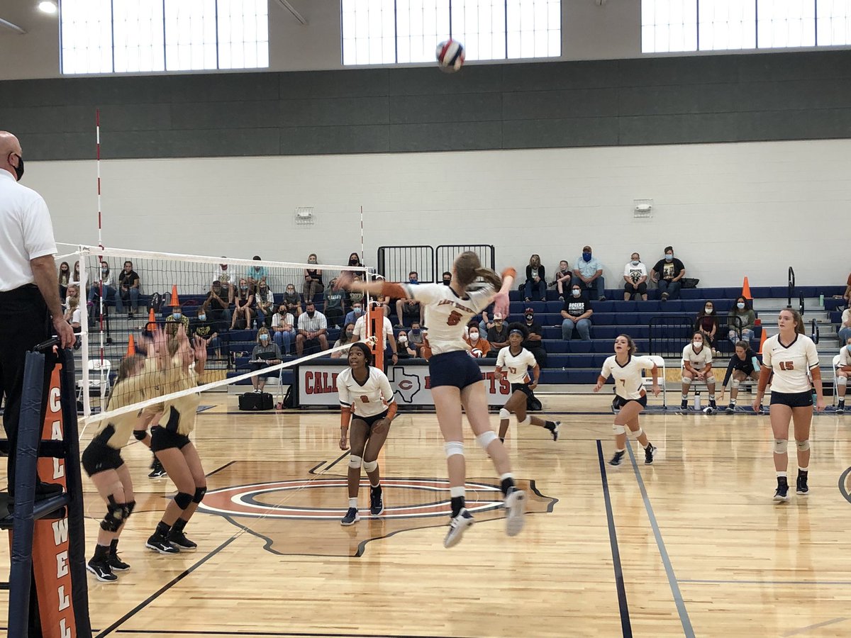 CHS_CaldwellTX's tweet photo. Lady Hornet Varsity Volleyball team gets their first win in our new gym against Rogers - great match that went to 5 games! https://t.co/j2EFopsP9X
