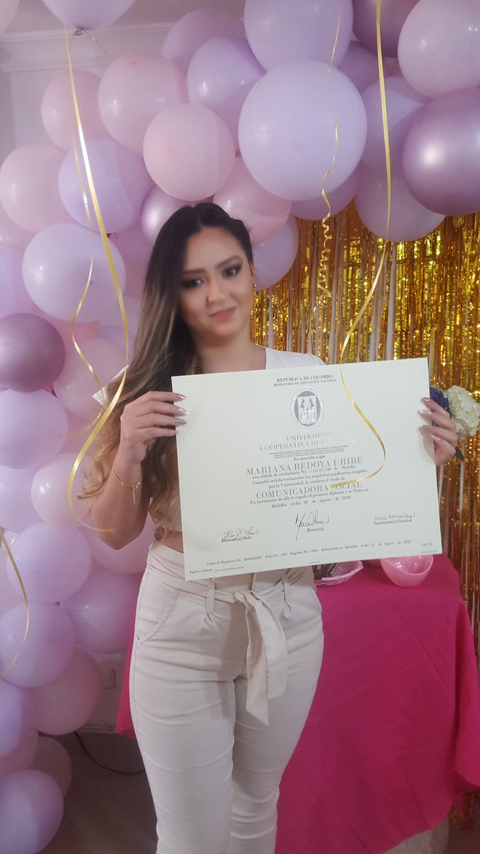 johanagomezu's tweet photo. Hoy el cielo está de fiesta . #Mamero tu hija lo logró y estamos orgullosos porque gracias a tu esfuerzo y compromiso como Madre ella es ahora una profesional. No hay mejor regalo que la #Educación @beatrizboteroo @Mapipineda @Elmerzapata @afroperiodista @Clavito05Maria https://t.co/NsHyUgzToy