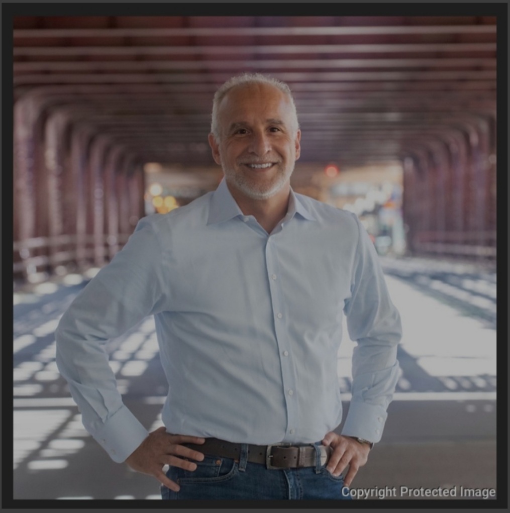 StreetWise_CHI's tweet photo. Julian Posada, founder and President of LiftUp enterprises, and is one of our #20Most Inspiring Chicagoans to be celebrated at our virtual gala on October 1, 6PM. Register for FREE https://t.co/gArDAy9Tsu https://t.co/5g5bDrg0Q0