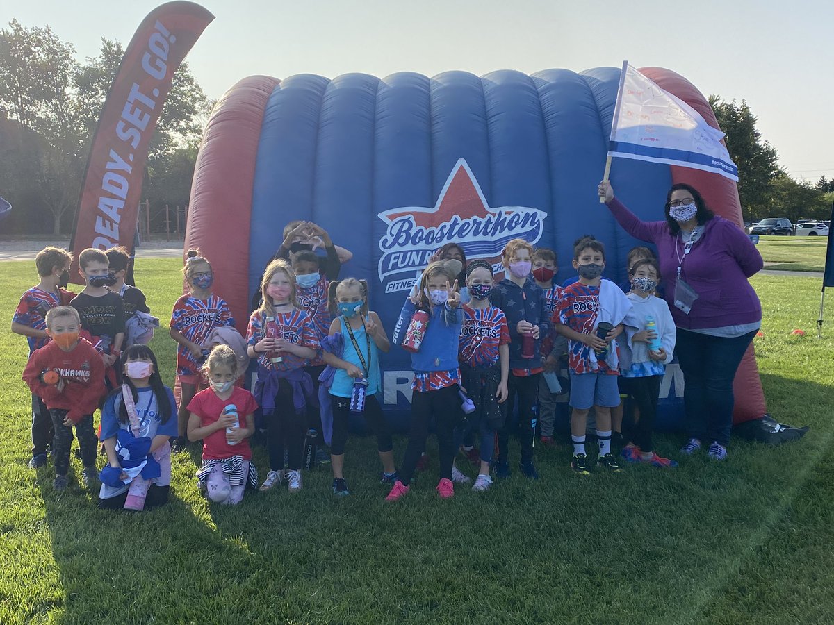 SchellStars's tweet photo. Such a great fun run today! Perfect weather, awesome music, SO MANY smiles!! Thank you to ALL supporters!! Great way to end our week! 🎉@SmokyRow1 https://t.co/UGzes5UH6P