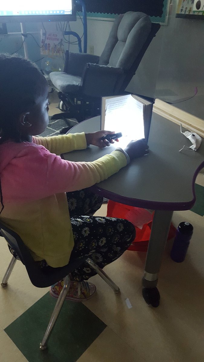 marker449's tweet photo. Flashlight Friday is a hit for all my kiddos. Some great independent reading time!  🔦📚@kciacademy https://t.co/dhnWYESe06