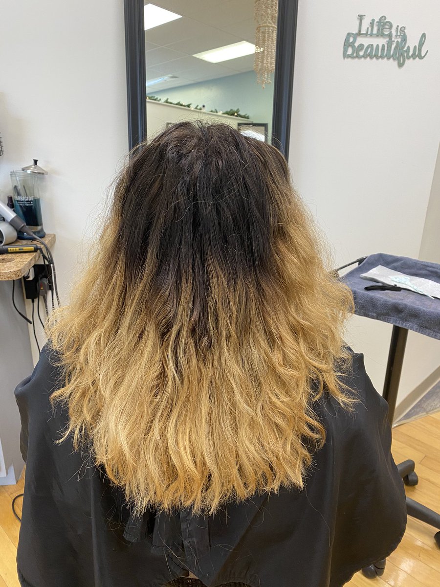 meeganstrange's tweet photo. Can we please appreciate this year long hair journey 😍 my hair stylist is a miracle worker. https://t.co/jtCrNgx7D6