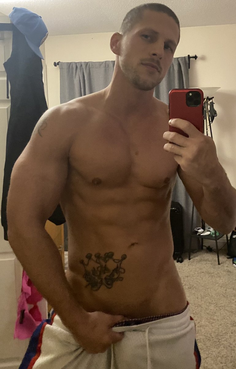 Who’s this sexy ass motherfucker??  😈