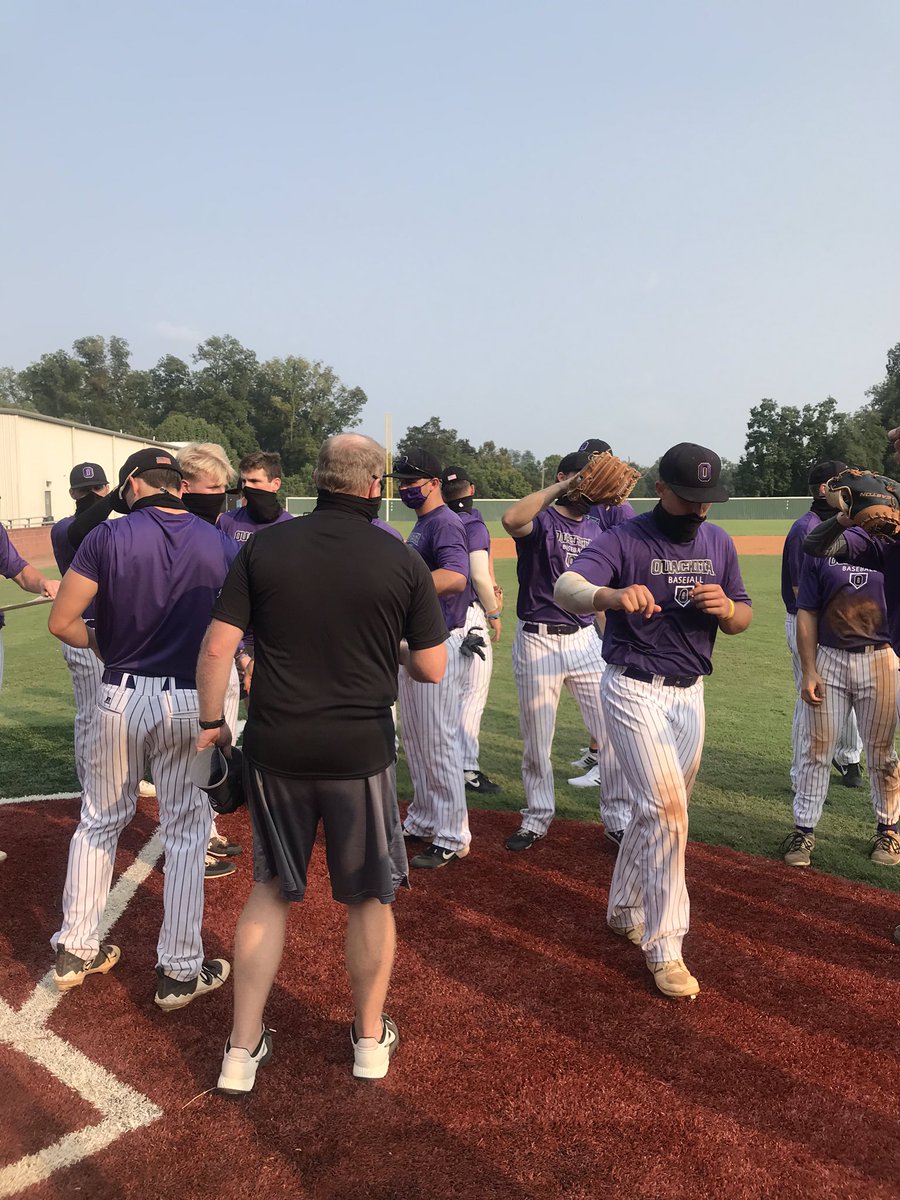 OuachitaBSB's tweet photo. Great feeling to be outside playing as a group again. First taste of competition since March 10th and we get 80 degrees and sunny. 🐅 #MaskUp https://t.co/FqJGom1dSx
