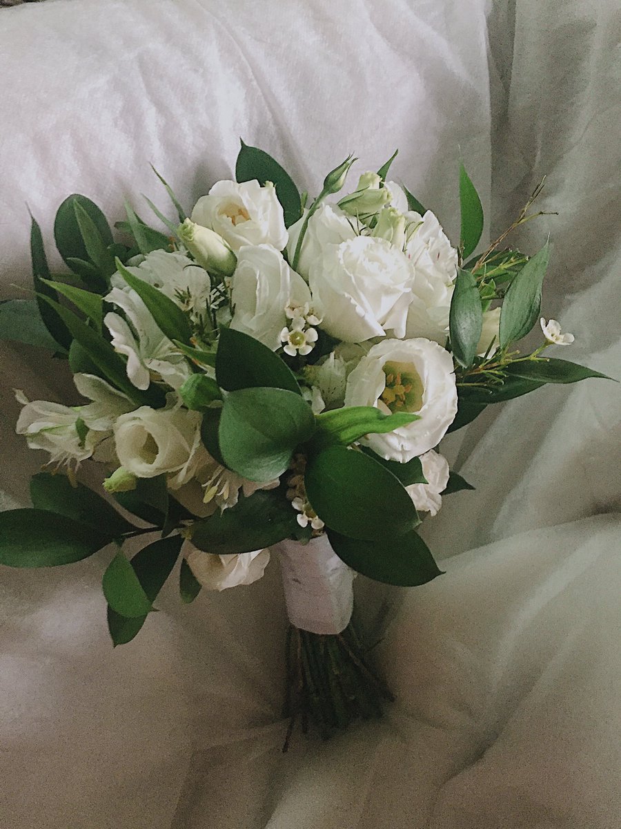 SimpleBlooms's tweet photo. Make your love one happy 🌸💕Surprise Planner Kuantan , Delivery around Kuantan - Gambang - Pekan - Gebeng  
📲0105787587 / 0183675361
@KuantanTV https://t.co/DUgPQo5e5j