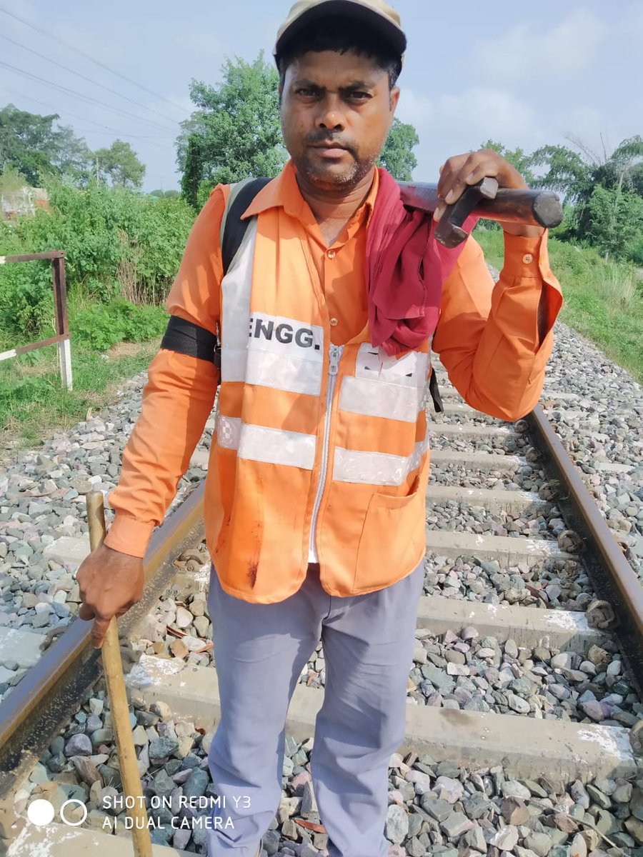 भारतीय रेल,  भारत की जीवन रेखा है,  इसका निजीकरण न करे। 
Indian Railway is our pride, Stop privatisation
#SaveRailwaySaveNation
<a href="/PMOIndia/">PMO India</a> <a href="/RailMinIndia/">Ministry of Railways</a>  <a href="/PiyushGoyal/">Piyush Goyal</a> <a href="/ShivaGopalMish1/">Shiva Gopal Mishra</a>