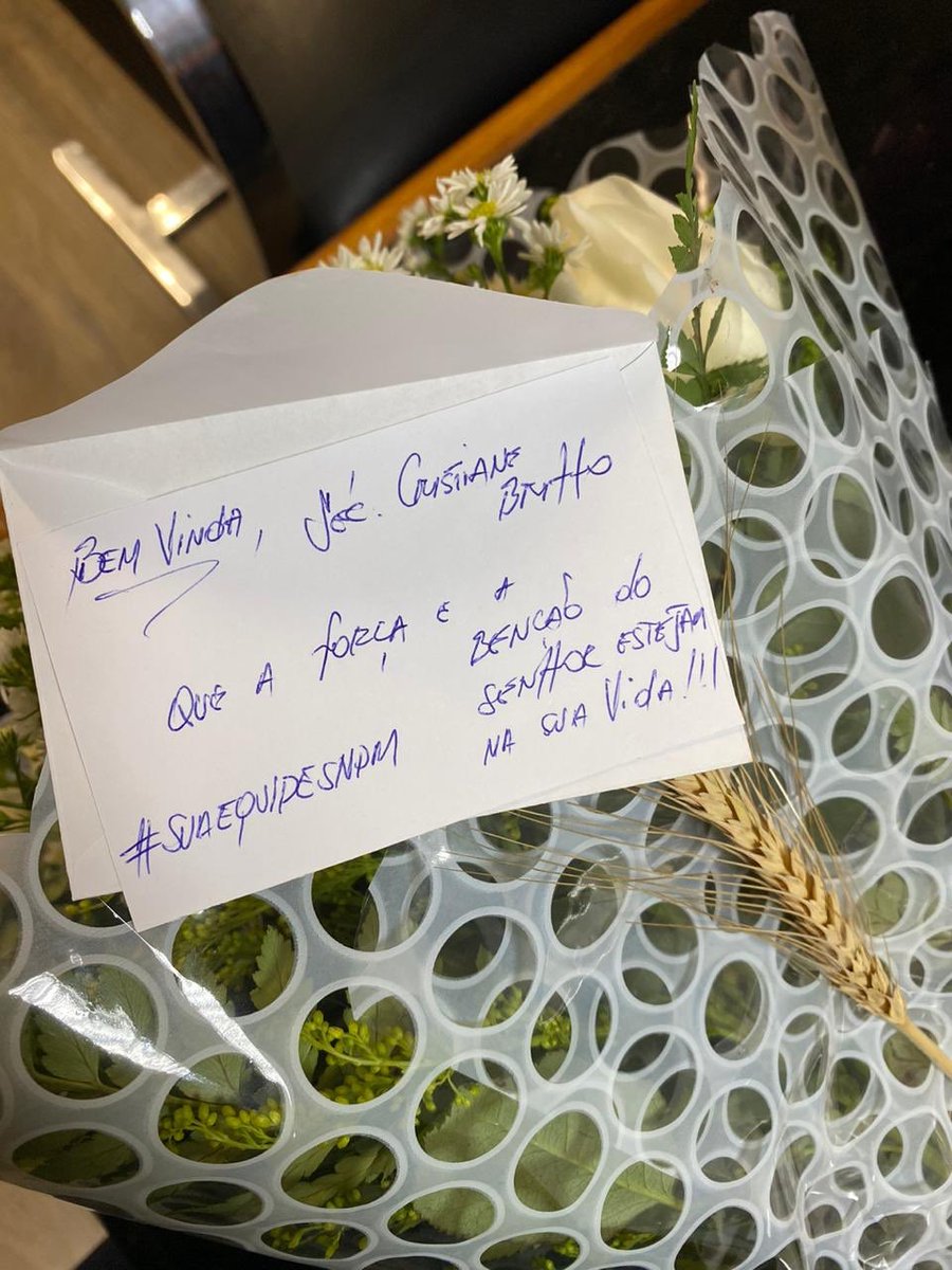 crisrbritto's tweet photo. 💡Essa semana retomei as atividades presenciais, após longos 6 meses. A mudança na rotina, bem como o impacto da doença me fez refletir sobre o tempo que perdemos com tolices. Valorize a vida, a família e todas as bênçãos divinas🙏.
#Gratidão #covid_19 #SNPM #devoltaarotina💪 https://t.co/jz7AhmGf5W