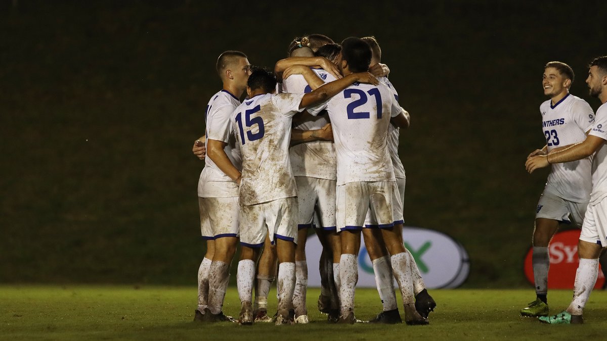 Check out some of the images from tonight's 2-1 win over Mercer in Macon.

📷 <a href="/bhicken15/">Bree</a> 

bit.ly/3iK7hkL