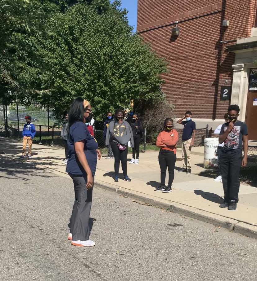 Today our V MS ELA teacher lost WiFi connection at home. Drove to campus/parked in front of our school for a better WiFi connection to teach her V class and then was surprised by a visit from F2F MS students. We’re working hard everyday to make it work.
#theburnsdifference