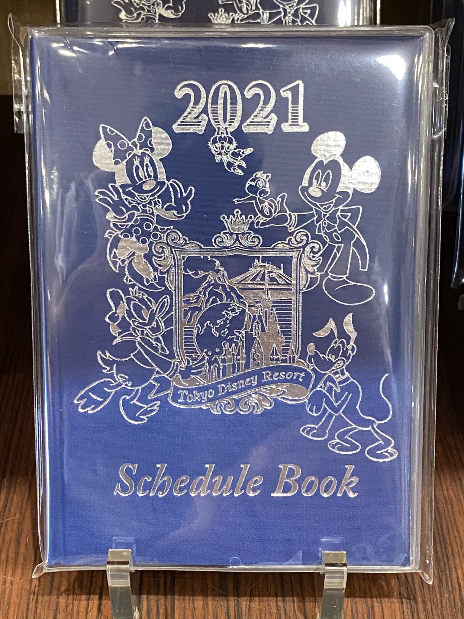 Shunsuke 東京ディズニーリゾートの21年の手帳が新発売されました 1800円と950円です Tdr Now Tdr Md T Co Xkwskrqh7y Twitter