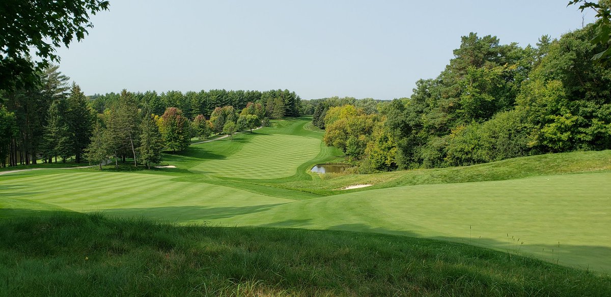 bearpathsup's tweet photo. The rough color this time of the yr has never been better. Thanks to @byoungturf @craigh_820 @SiteOneSupply for the supply of NOS. The flawless app from @Mattbecker14 @realbradflicek was on point. #differancemaker #thehil https://t.co/B6FMjYGdoh