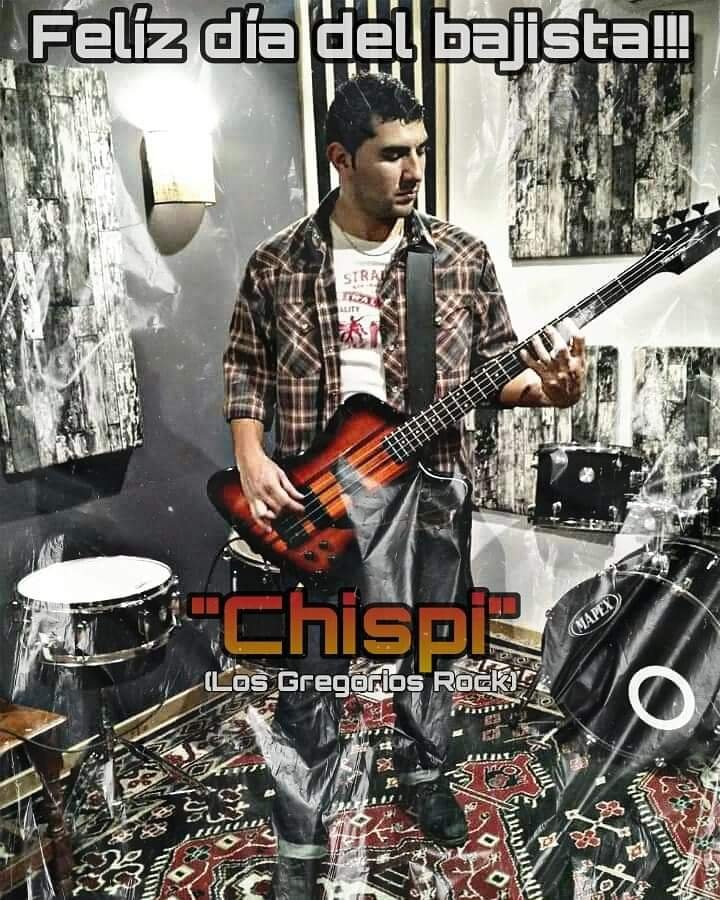 GregoriosRock's tweet photo. Feliz día del bajista chispi! https://t.co/7w4uoPXW5I