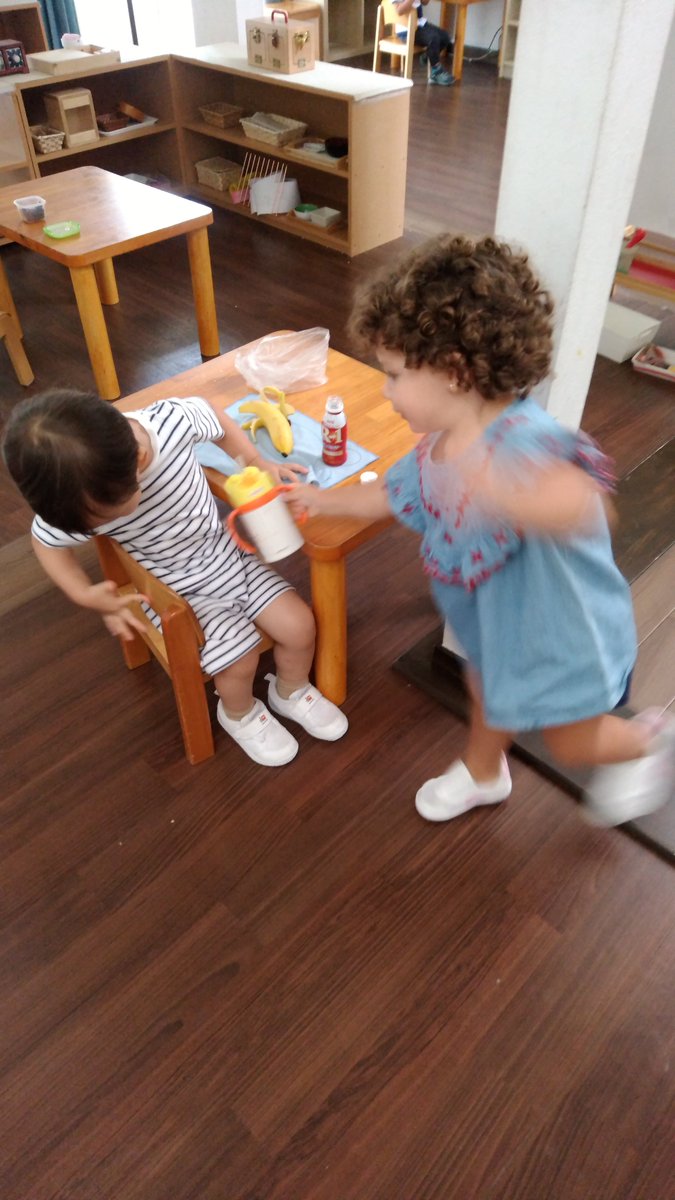 MSTokyoPine's tweet photo. Helping each other in many ways!
#MSTlittlepeople #MSTcompassion #MSTkindness https://t.co/eOtRF5BUqm