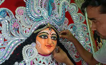#durgapuja2020 Month-Long Gap Between Mahalaya And Shashthi
Mahalaya is over but the buzz around the Durga Puja festivities is still missing in Kolkata. The 35-day gap between Mahalaya and Shashthi,
and the COVID pandemic are the two main reasons for this. https://t.co/4grdwlCmPy