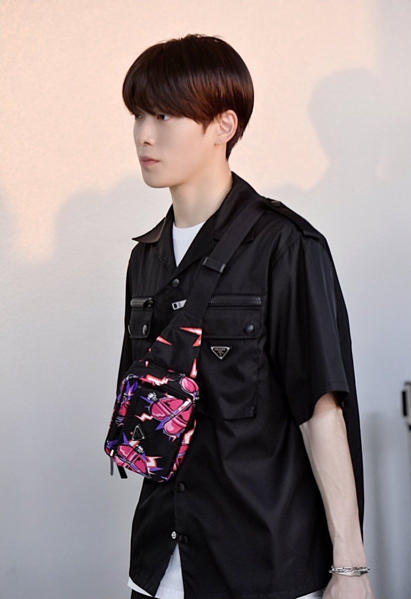 Jaehyun and Winwin... Both the shirt AND the bag Thanks  @jaewinbfs